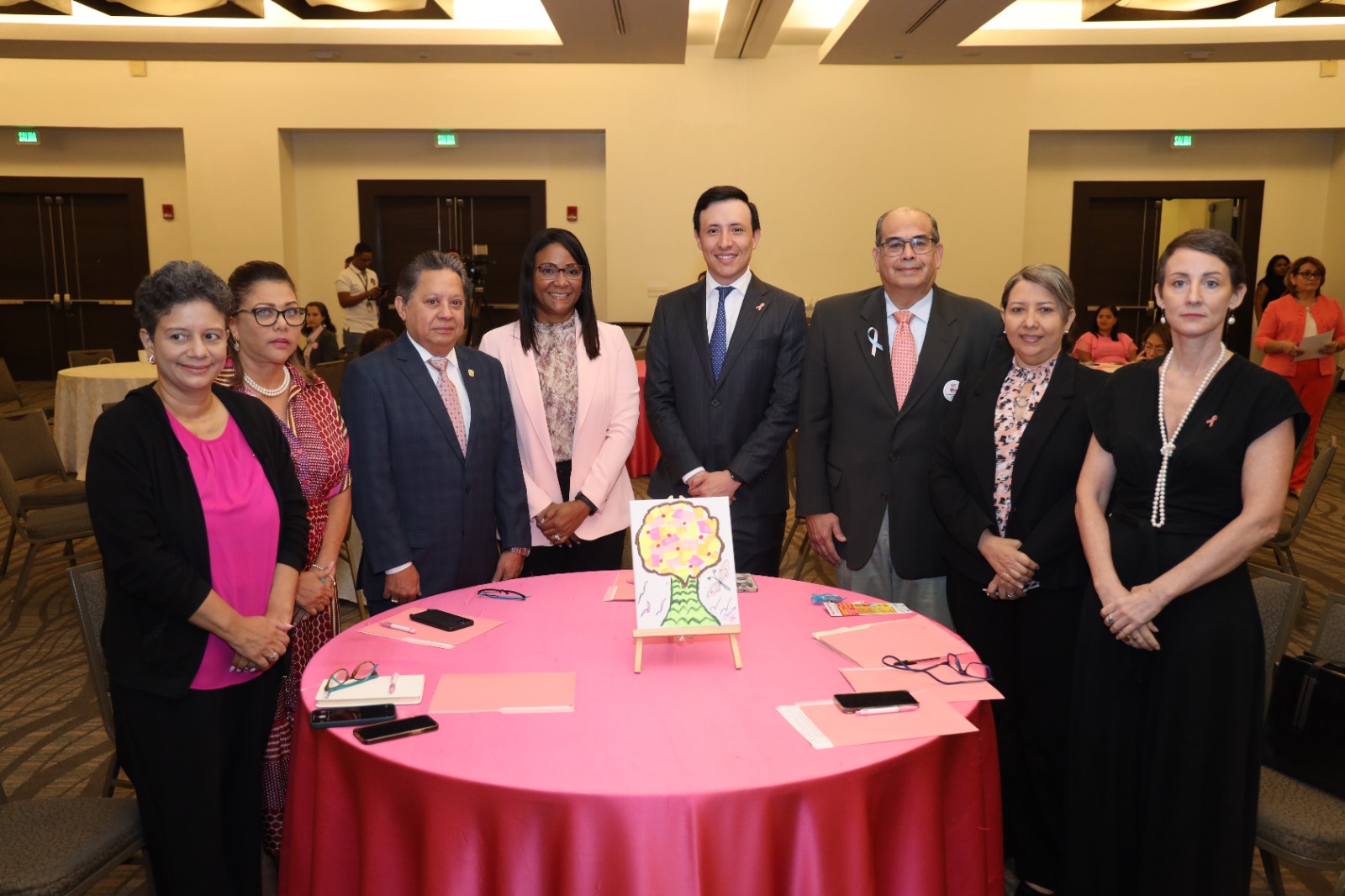 Conociendo más sobre el cáncer de mama WhatsApp Image 2024-10-14 at 5.09.28 PM