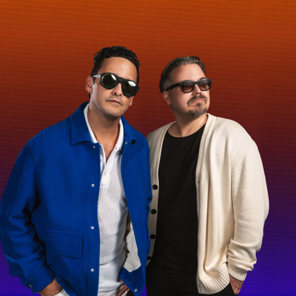 LOS AMIGOS INVISIBLES